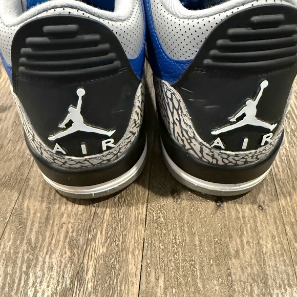 Men’s Jordan 3 - Picture 4 of 6